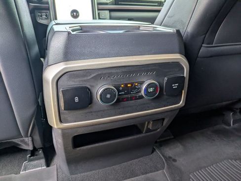 Used 2024 Ford Expedition Limited RWD image 17