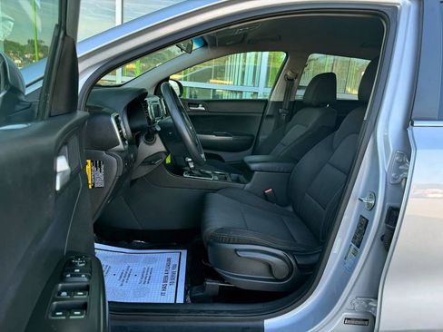 Used 2017 Kia Sportage LX AWD/4WD image 9