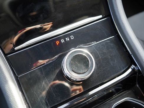 Used 2023 Jeep Grand Cherokee L Laredo RWD image 13