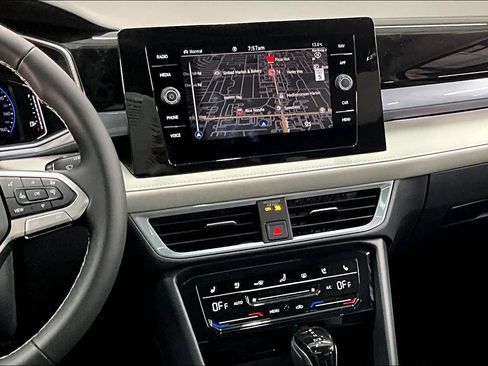 New 2026 Volkswagen Taos SEL image 9