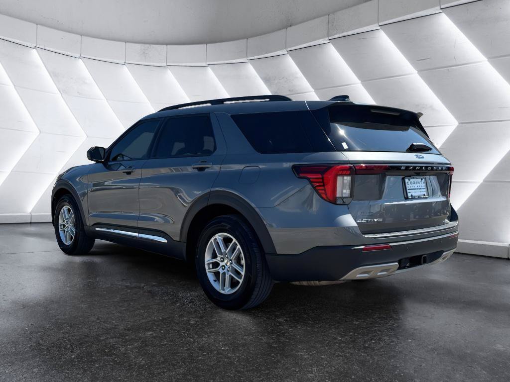 Used 2025 Ford Explorer Active w/ Active Comfort Package RWD image 5