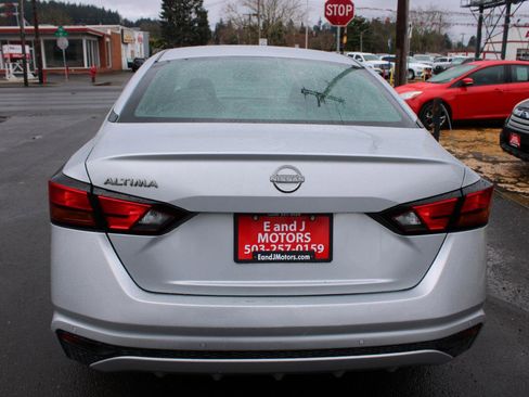 Used 2023 Nissan Altima 2.5 S image 5