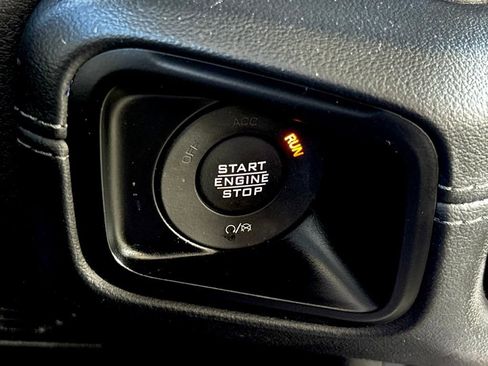 Used 2024 Jeep Gladiator Mojave w/ Technology Group image 22