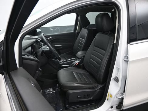 Used 2015 Ford Escape Titanium w/ Equipment Group 301A AWD/4WD image 25