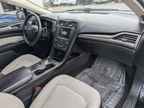 Used 2019 Ford Fusion SE w/ Equipment Group 151A FWD image 13