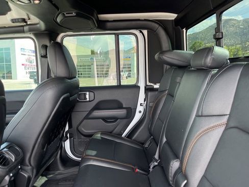 Used 2023 Jeep Gladiator Mojave w/ Cold Weather Group image 16