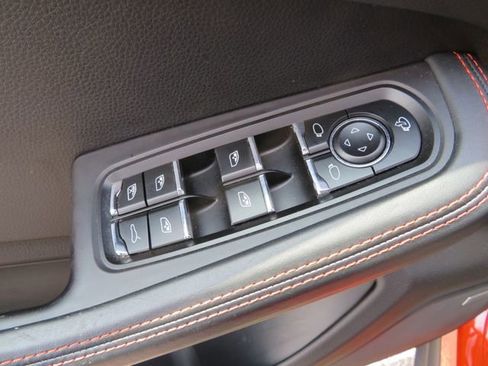 Used 2022 Porsche Macan image 26