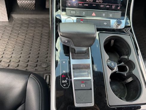 Used 2019 Audi Q8 Premium Plus AWD/4WD image 30