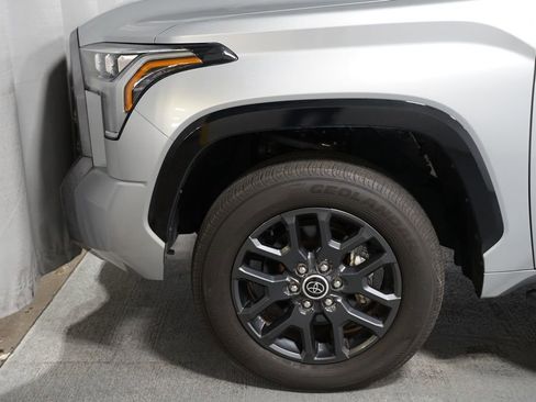 Used 2023 Toyota Tundra Platinum AWD/4WD image 5