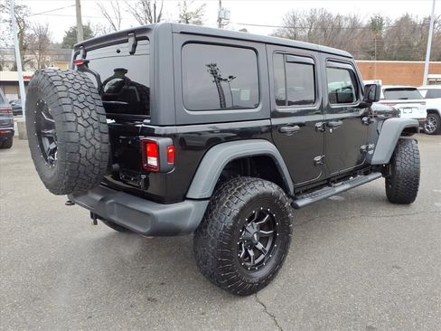 Used 2018 Jeep Wrangler Unlimited Sport S image 4