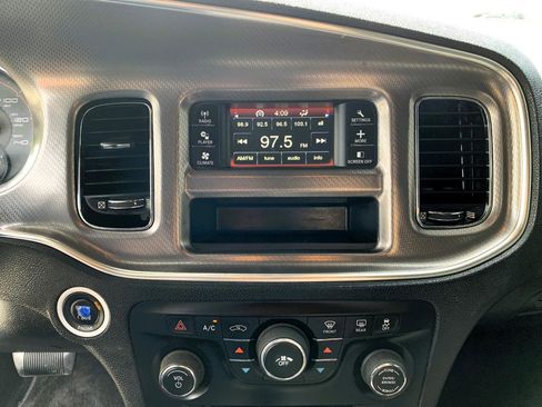 Used 2012 Dodge Charger SE RWD image 21