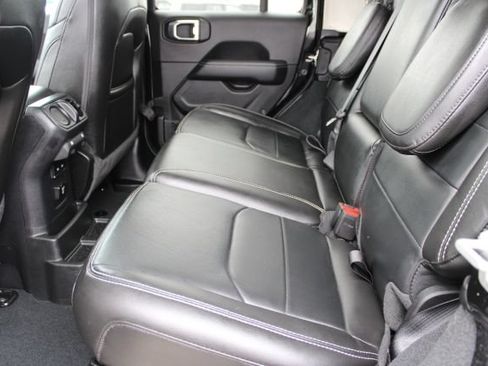 Used 2022 Jeep Wrangler Unlimited Sahara w/ Cold Weather Group AWD/4WD image 41