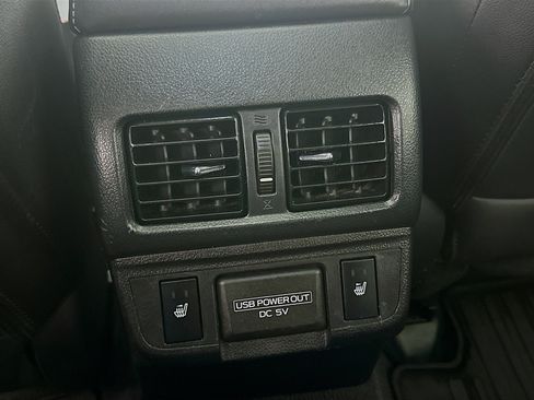 Used 2018 Subaru Outback 3.6R Limited AWD/4WD image 28