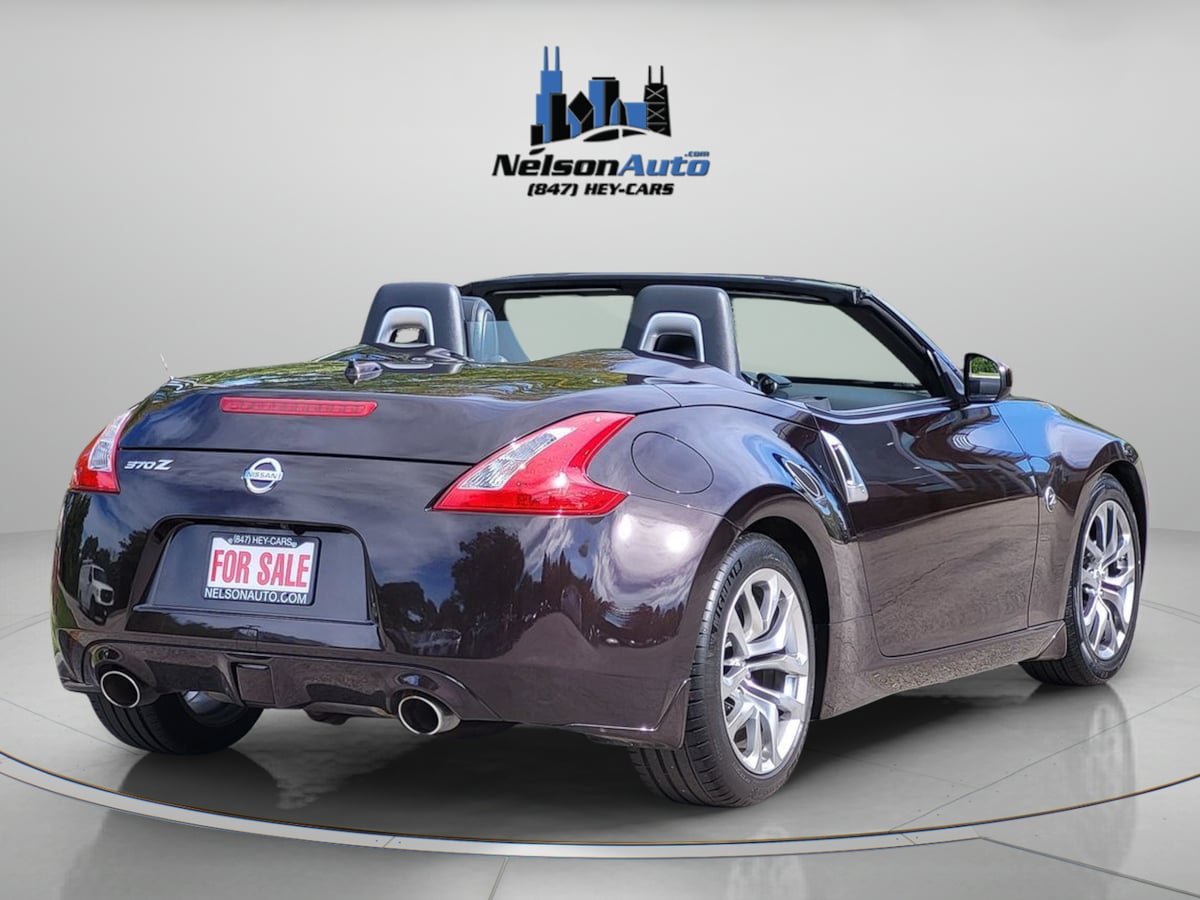 Used 2011 Nissan 370Z Touring RWD image 4