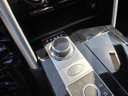 Used 2020 Land Rover Discovery HSE image 33