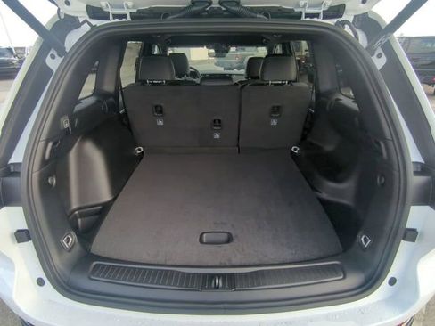 New 2025 Jeep Grand Cherokee Limited w/ Black Appearance Package image 14