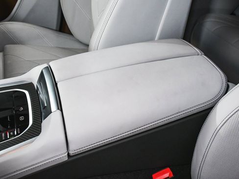 Used 2025 BMW XM image 65