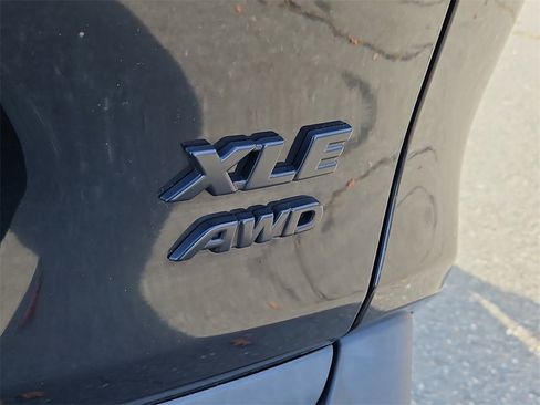 Used 2022 Toyota RAV4 XLE image 12