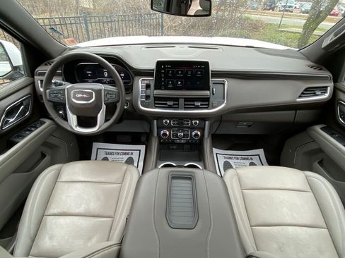 Used 2023 GMC Yukon SLT w/ SLT Premium Package image 28