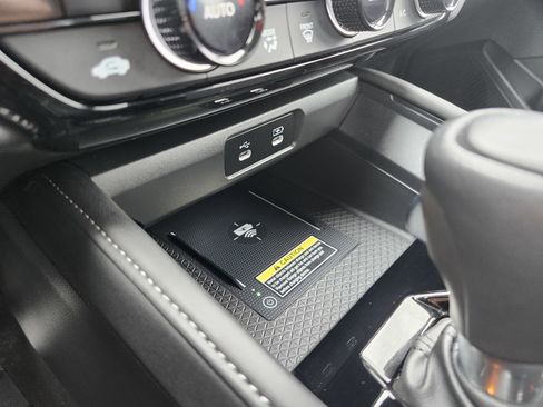 Used 2023 Honda Accord Touring image 13