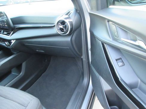 Used 2026 Chevrolet Equinox LT w/ Safety and Technology Package FWD image 18
