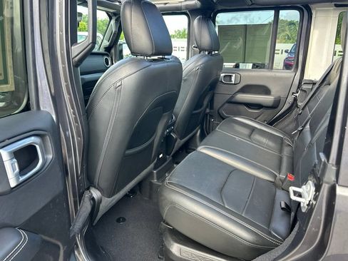 Used 2022 Jeep Wrangler Unlimited Sahara w/ Safety Group AWD/4WD image 36