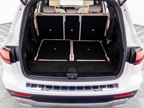 Used 2021 Mercedes-Benz GLB 250 4MATIC image 31