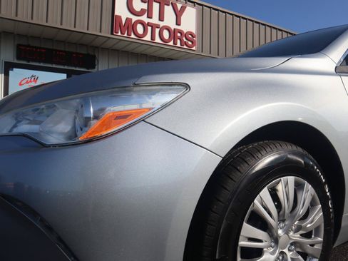 Used 2017 Toyota Camry LE FWD image 24