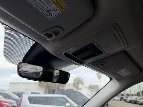 Used 2023 Honda Pilot Touring image 34