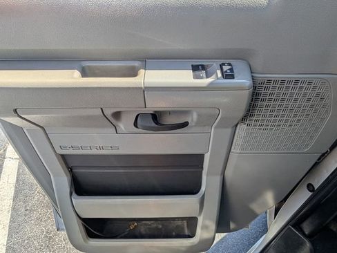 Used 2013 Ford E-350 and Econoline 350 Super Duty w/ PWR Locks & Windows Group image 35