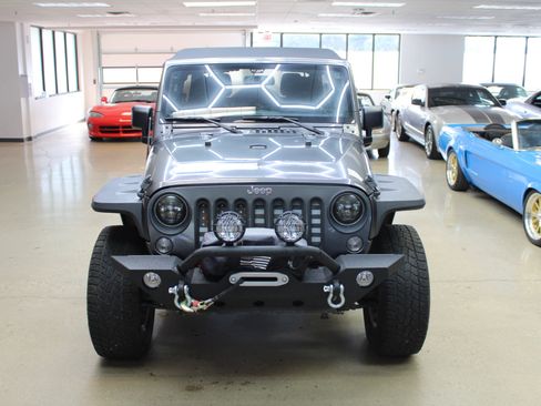 Used 2018 Jeep Wrangler Unlimited Sport S image 14