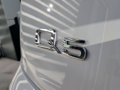 Used 2024 Audi Q5 e Premium Plus w/ Premium Plus Package image 37