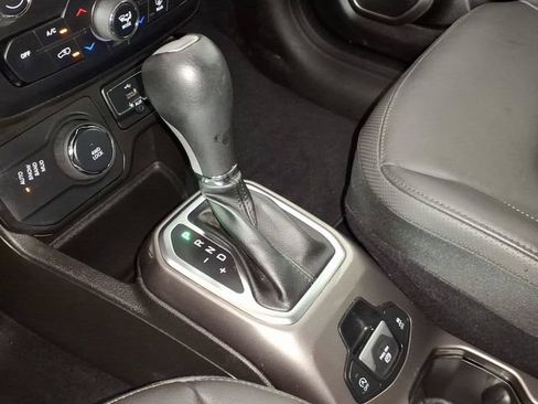 Used 2021 Jeep Renegade Limited AWD/4WD image 27