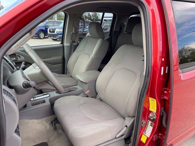 Used 2015 Nissan Frontier SV w/ SV Value Truck Package RWD image 18
