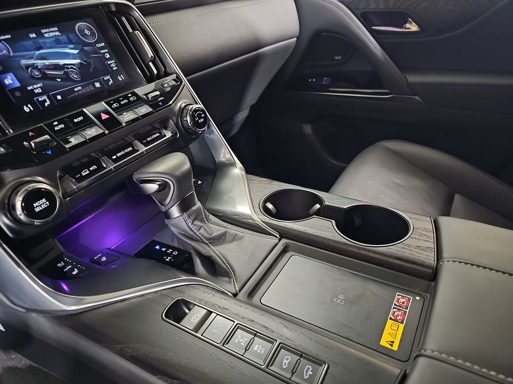 Certified 2025 Lexus LX 600 4WD w/ Appearance Package image 27