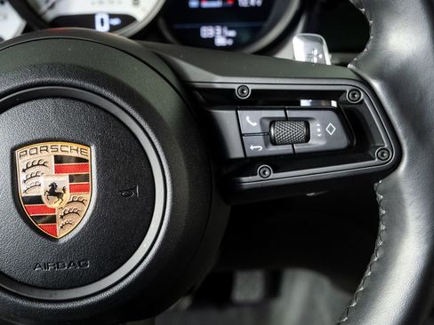 Certified 2024 Porsche Macan AWD/4WD image 11