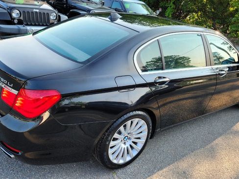 Used 2011 BMW 750Li xDrive image 15