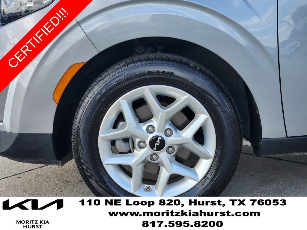Certified 2025 Kia Soul LX w/ LX Technology Package FWD image 17