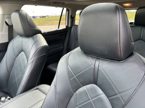 Used 2021 Toyota Highlander Platinum image 17