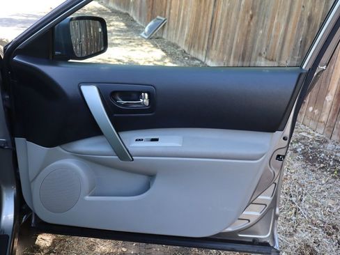Used 2012 Nissan Rogue S w/ Special Edition Pkg FWD image 26