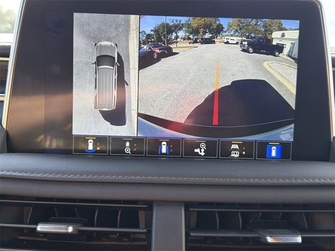 Used 2023 Chevrolet Tahoe Z71 w/ Luxury Package image 38