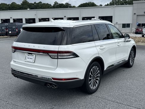 Used 2023 Lincoln Aviator Reserve w/ Equipment Group 201A RWD image 8