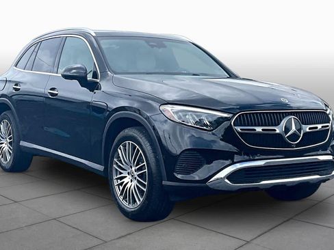 Used 2025 Mercedes-Benz GLC 300 image 3