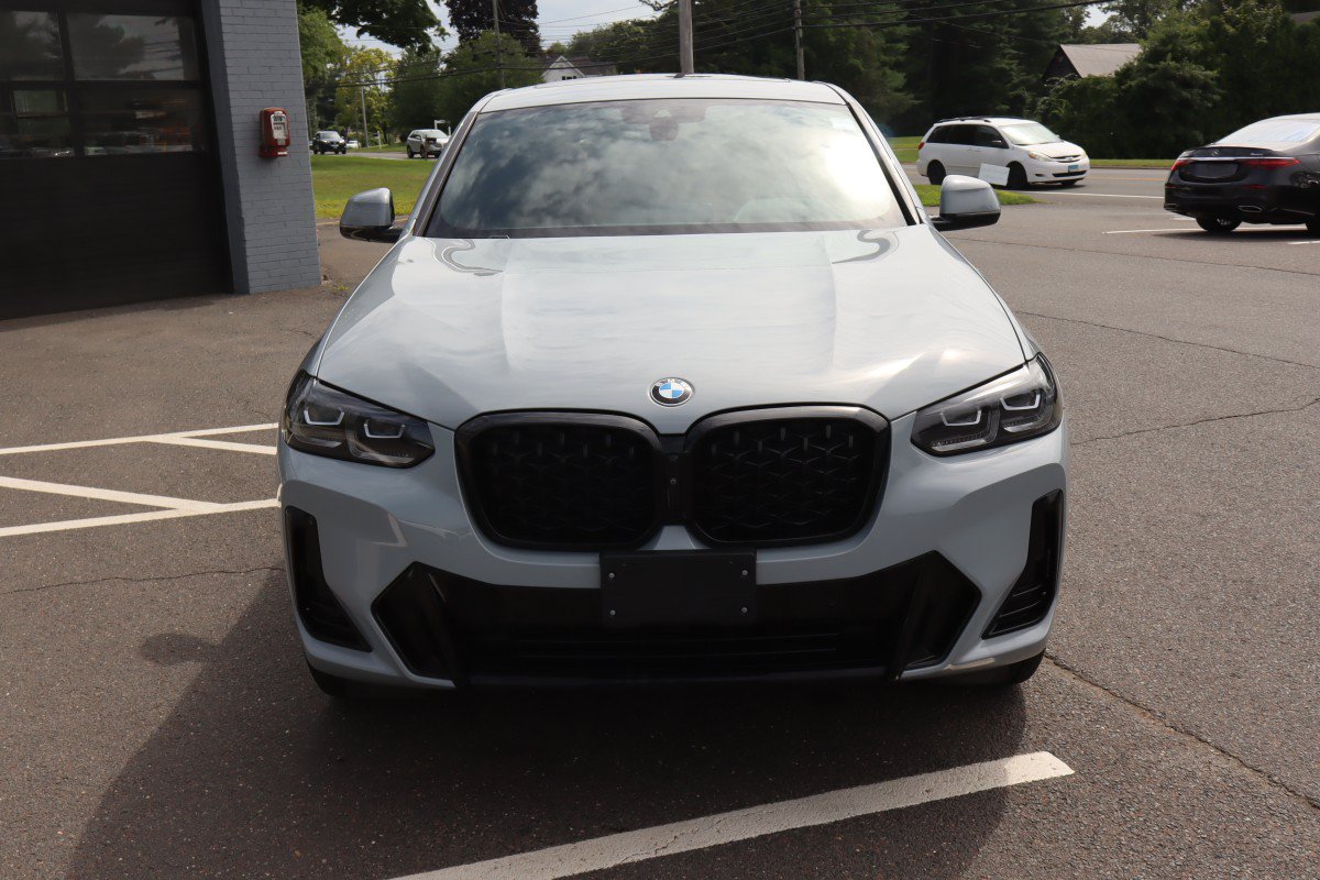 Used 2024 BMW X4 xDrive30i w/ Premium Package AWD/4WD image 3