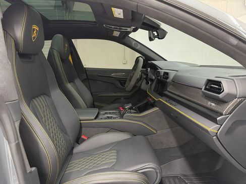 Used 2025 Lamborghini Urus SE AWD/4WD image 12