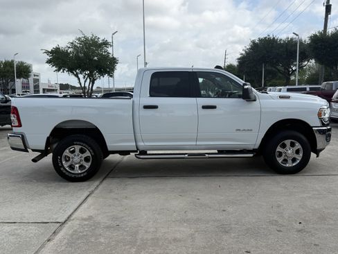 Used 2024 RAM 2500 Big Horn AWD/4WD image 3