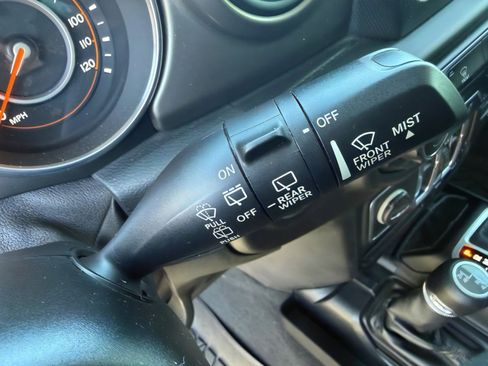 Used 2018 Jeep Wrangler Unlimited Sport S image 22