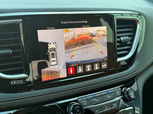 New 2026 Chrysler Pacifica Pinnacle FWD image 14