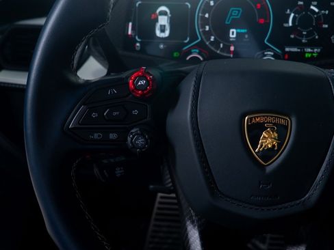 Used 2024 Lamborghini Revuelto image 42