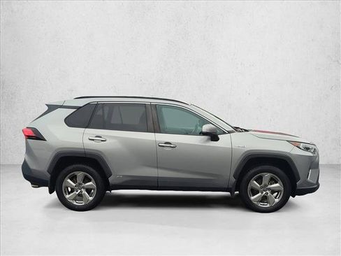 Used 2020 Toyota RAV4 Limited image 4